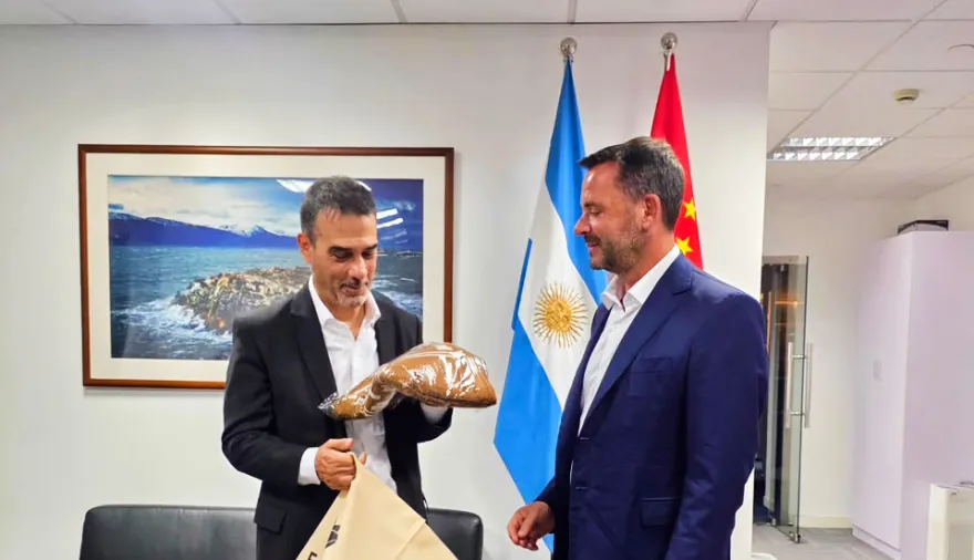 Sujarchuk cerró su gira por Asia con acuerdos y proyectos de innovación para Escobar