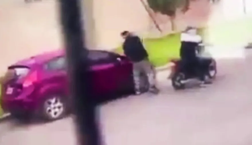 ¿Maldad o venganza? Quemaron un auto y escaparon en Junín