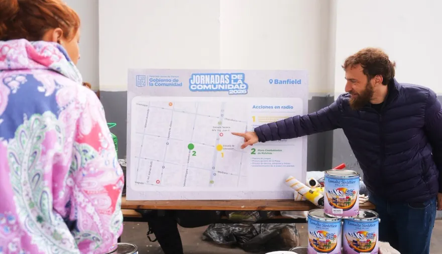 Otermín encabezó una nueva jornada de mejoras en escuelas y espacios públicos de Banfield y Fiorito