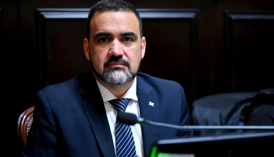 No se puede permitir que el presidente Javier Milei no controle sus impulsos violentos