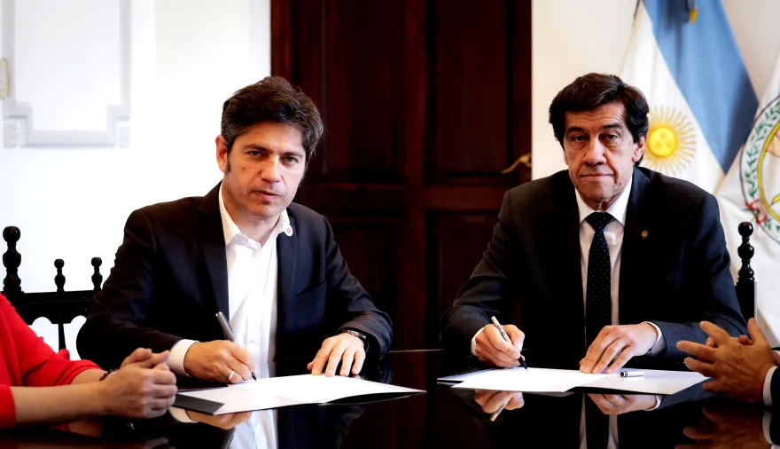 Alejado de la realidad bonaerense, Kicillof viajó hasta Jujuy para mostrarse con un gobernador radical