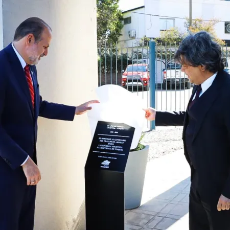 Susbielles recibió al embajador de Turquía en su visita por el Puerto de Bahía Blanca