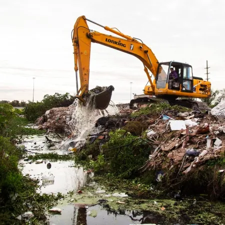 Quilmes lanzó un operativo de limpieza, sanciones y secuestros en Villa Luján por basurales ilegales