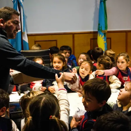 Egüen recibió a alumnos del Jardín de Infantes del San José y participaron del programa “Intendente por un Día”