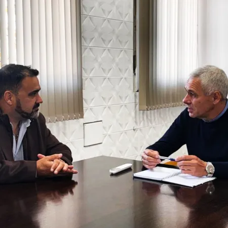 Luayza se muestra con otro intendente para debatir inseguridad: visitó a Cagliardi en Berisso