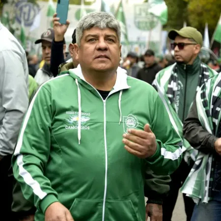 Moyano escala el conflicto con un intendente kicillofista y amenaza con paralizar la Provincia de Buenos Aires