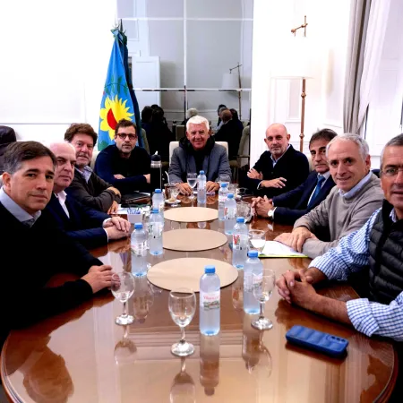 Desesperados por las cuentas, intendentes llevaron el reclamo por el Fondo municipal a la Legislatura
