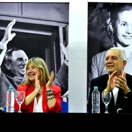 Acto en La Plata: Alak y la jefa de asesores de Kicillof revivieron el legado de Evita en el PJ platense