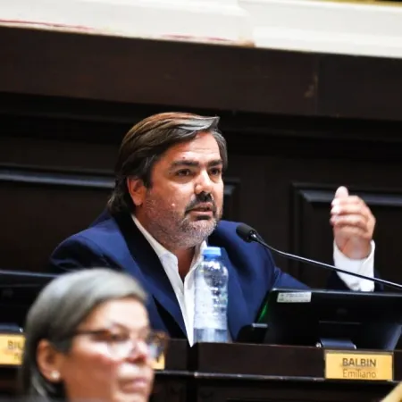 La UCR bonaerense selló la unidad y eligió a Emiliano Balbín para la presidencia del Comité