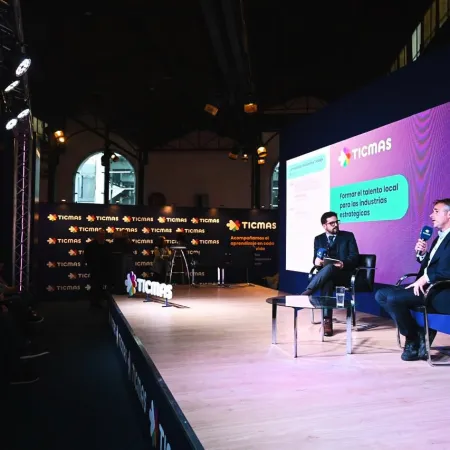 Achával habló sobre educación, trabajo y desarrollo en la Feria del Libro