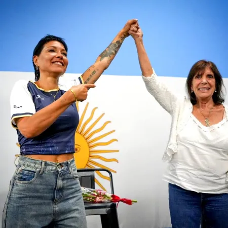 Mayra Mendoza homenajeó a mujeres bonaerenses y volvió a marcarle la cancha a Kicillof por Cristina
