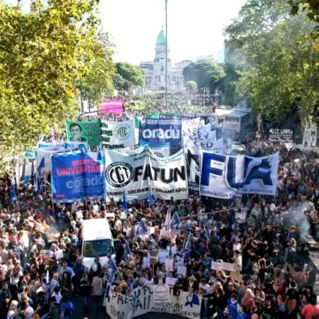 En defensa de la educación pública, se viene la cuarta Marcha Universitaria que incomoda las políticas de Milei