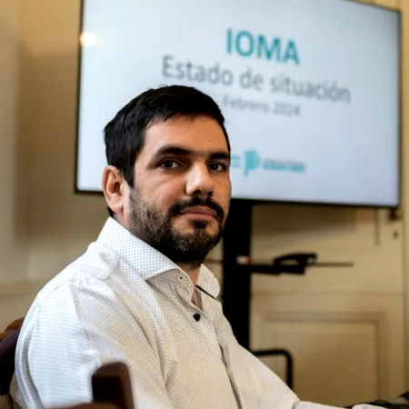 Ante la crisis de IOMA, la oposición exige la interpelación de Homero Giles en la Legislatura