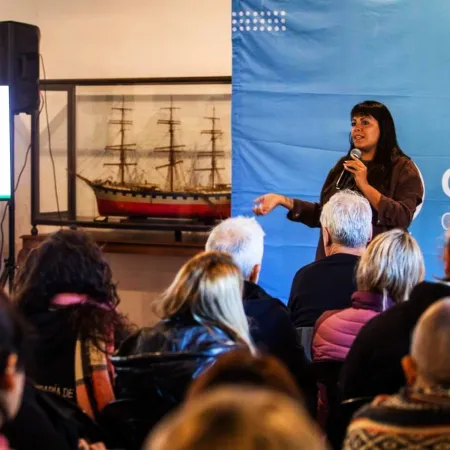 Eva Mieri presentó el programa “Quilmes Coopera 2026” en el Museo del Transporte