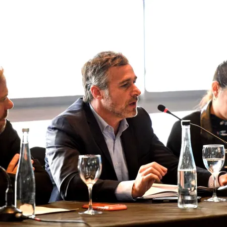 Achával se mostró junto a intendentes en Rosario y participó de la reunión del Consejo Federal