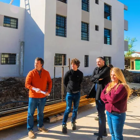 Andreotti recorrió el avance de obra de 92 viviendas reactivadas por el Municipio de San Fernando
