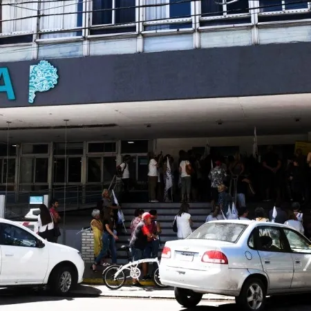 Ante la crisis de IOMA, presentaron un pedido de acceso a la información sobre la obra social