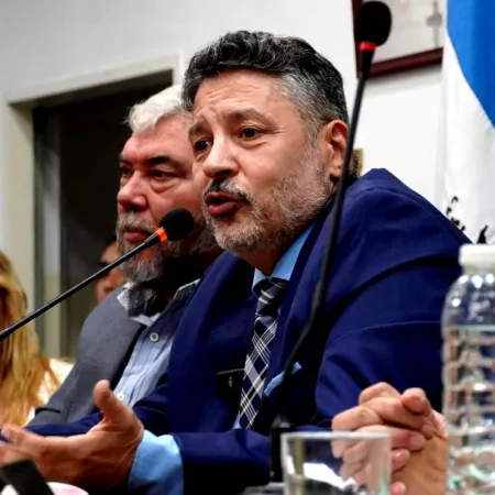 Merlo: un informe puso a Menéndez en el grupo de intendentes con peor imagen del Conurbano