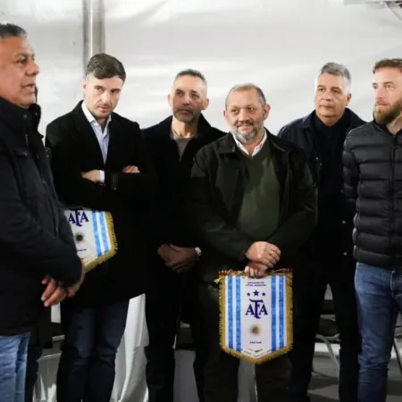 CEAMSE: Chiqui Tapia se reunió con intendentes bonaerenses, en la previa del Mundial 2026