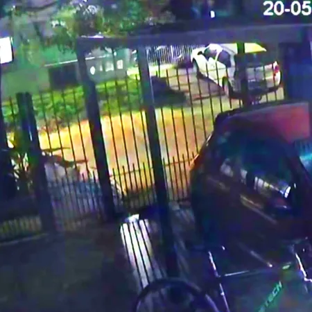 Todo mal en San Isidro: perseguía al que le robó en la casa pero se cayó en la vereda rota