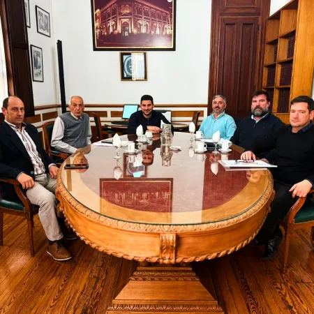 Egüen gestiona la construcción de 10 viviendas para el personal policial de 25 de Mayo