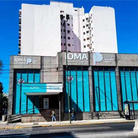La oposición le pone presión a Kicillof y exige que el titular de IOMA explique la crisis