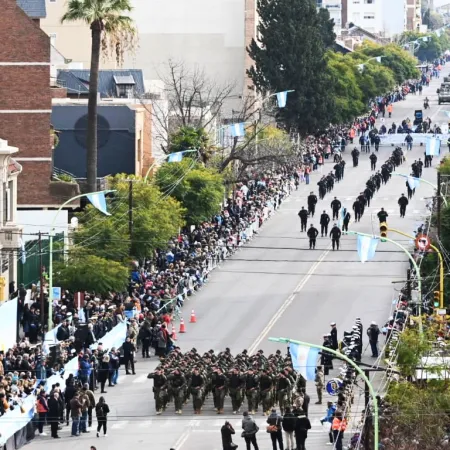 Bahía Blanca anunció la convocatoria a instituciones para participar del desfile del 9 de Julio