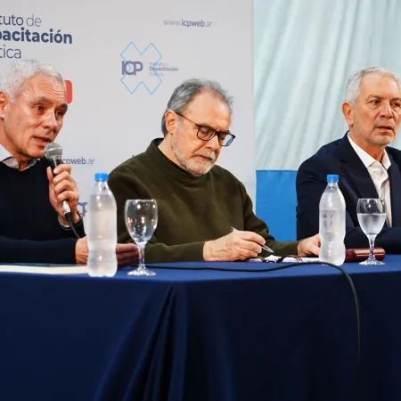 En el “Kilómetro 0 del peronismo”, Alak y Cagliardi encabezaron una jornada de formación política