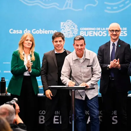 Sciaini firmó un convenio con el Gobierno bonaerense y unió a Roque Pérez a un programa de UNICEF