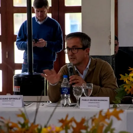 Desde Lobería, Barrena afirmó: “La economía está al rojo vivo en los municipios”
