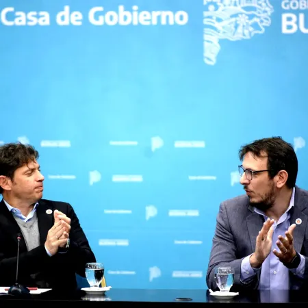 Sin oferta salarial, pero con el Banco Provincia para refinanciar deuda: la propuesta de Kicillof a estatales y docentes