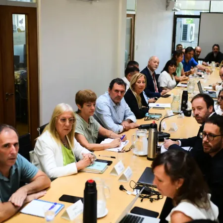 Gremios docentes endurecen reclamos salariales a Kicillof y meten presión sobre la gestión bonaerense