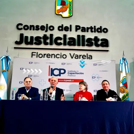 En Florencio Varela, Alak y Watson se reunieron en una nueva jornada de formación brindada por el PJ bonaerense