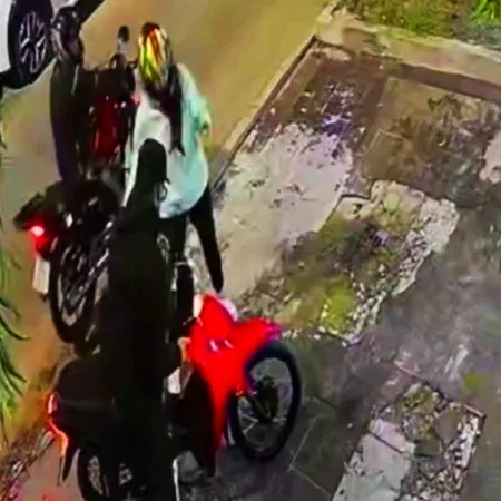 "Picaneó" a delincuente que le robó la moto en Lanús