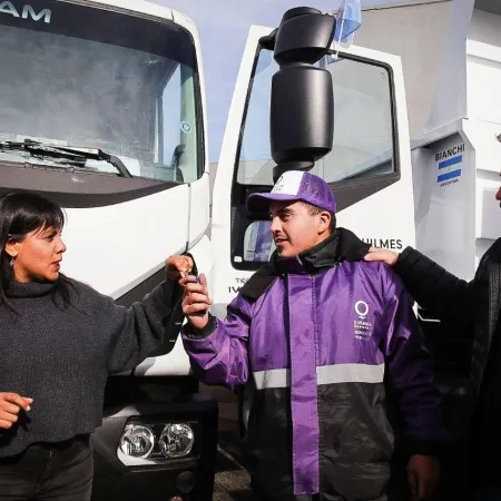 Tareas de limpieza: Quilmes incorporó cinco nuevos camiones volcadores a su flota municipal