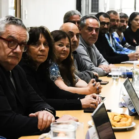 Judiciales y estatales bonaerenses presionan a Kicillof por una nueva convocatoria paritaria