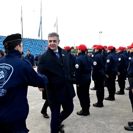 Jorge Macri mostró músculo, oficializó nuevos cadetes y lanzó una dura advertencia a Kicillof por la inseguridad