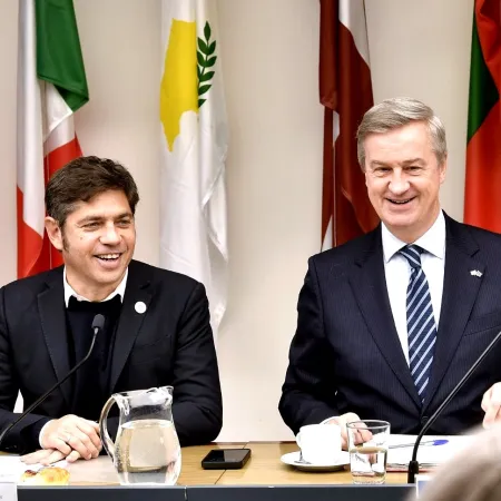 Kicillof reunió a embajadores de Europa, tomó nota y proyecta el futuro bonaerense