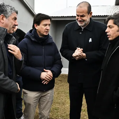 Con Kicillof y Susbielles presente, Bahía Blanca entregó escrituras gratuitas a familias locales