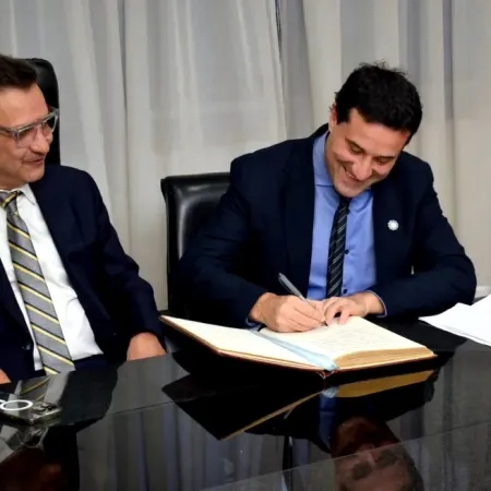 En una charla por la Boleta Única, Abad y Posse debatieron y sumaron a un invitado que sorprendió