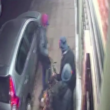 Catástrofe en Merlo: robaron una casa, la policía los paró a 20 metros y los dejó ir