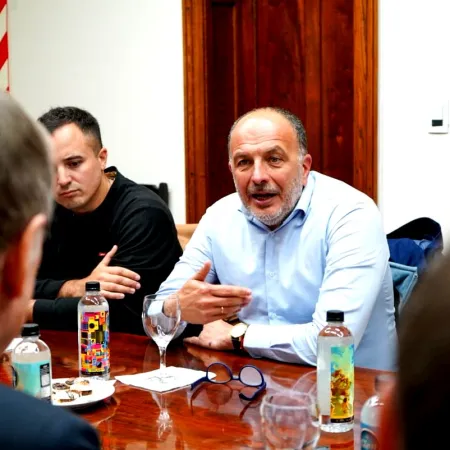 Tres Arroyos: con críticas a Garate, jubilados municipales llevaron su desesperado reclamo salarial al Concejo