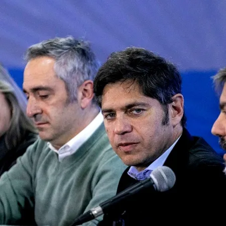 Kicillof sigue negando que es candidato aunque pidió autocrítica y afirmó: "No alcanza solo con el peronismo"