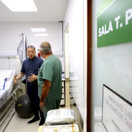 Camillas con sangre seca y deshechos expuestos: el abandono de Gray al Hospital de Echeverría superó sus límites