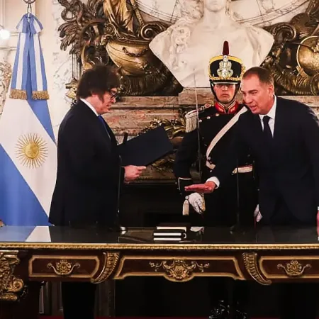 Santilli reemplazó a Adorni: Milei encabezó la jura del nuevo jefe de Gabinete