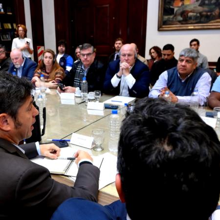 Kicillof refuerza lazos con el sindicalismo: encuentro con Pablo Moyano y un guiño a la interna peronista