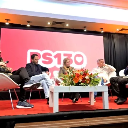 Kicillof va por otro aliado y mueve a sus allegados para seducir al socialismo