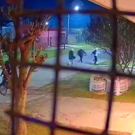 Vecino de La Plata fue perseguido, golpeado y asaltado por manada de motochorros