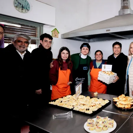 Mantegazza recibió a Kicillof en San Vicente: anuncios, recorrida por Centro de Formación y un gesto a Perón
