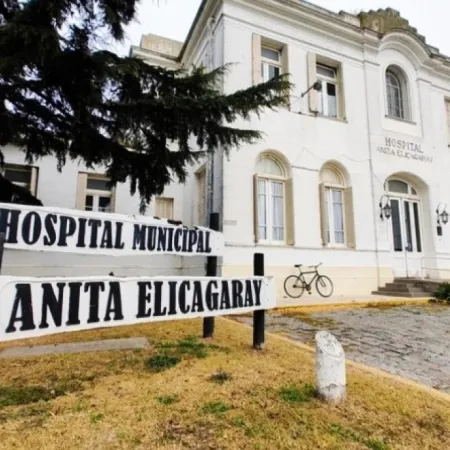 Lucía Gómez presentó a una nueva profesional que se suma al Hospital Anita Eliçagaray de Chaves Municipio